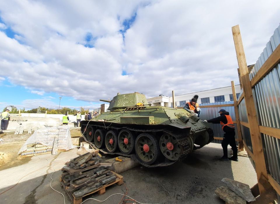 Памятнику танку Т-34 на севере Волгограда возвращают боевой вид